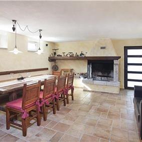 3 bedroom villa with infinity pool in Trget, Istria, sleeps 6